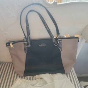 NWOT Coach Color-Block Snakeskin Handles Purse with Dust Cover